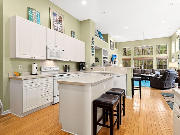 5th image of 114 Corral Cir