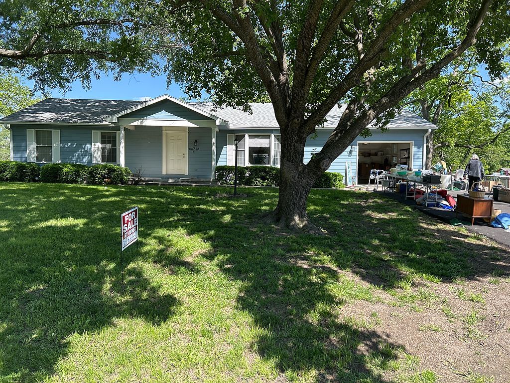 715 N 4th St - Property Image