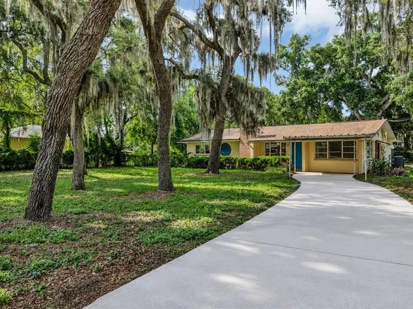 1503 MOSS AVENUE, LEESBURG, FL 34748