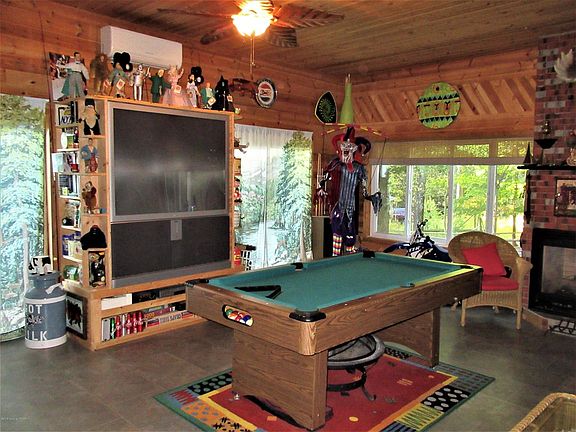 3rd image of 3476 Farview Dr