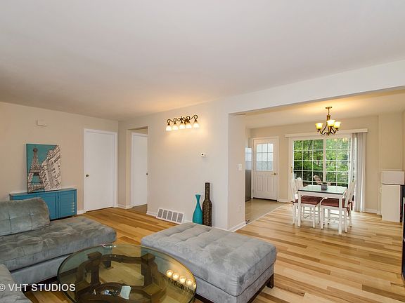 3rd image of 9004 Sherry Ln