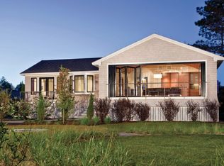 151 Beach Ave, Kennebunk, ME 04043