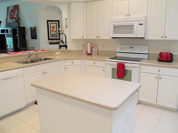 3rd image of 3953 Carambola Cir