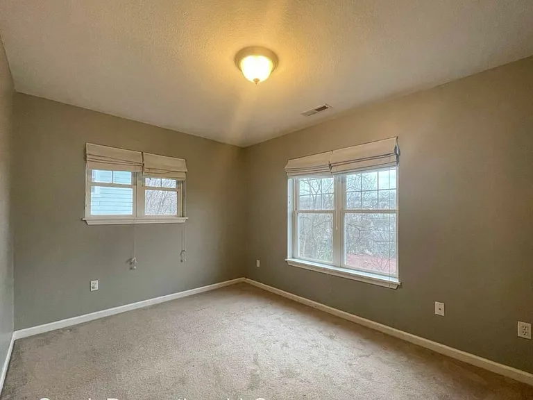 28 Jefferson Dr — Photo 9