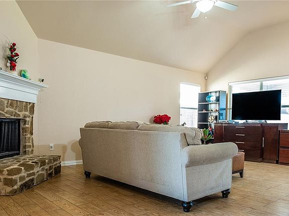 4th image of 2436 Blanco Dr