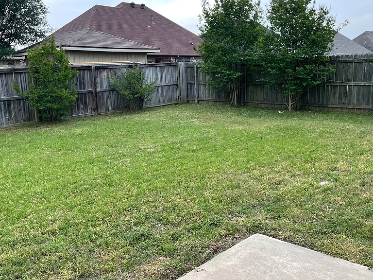660 Spencer Ln — Photo 23