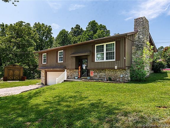 2nd image of 1191 Driftwood Drive NE