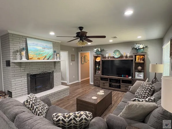 403 Tree Top Ln, Atlanta, TX 75551