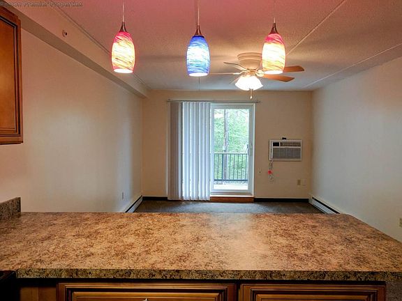 5th image of 176 Presidents Ln APT 103