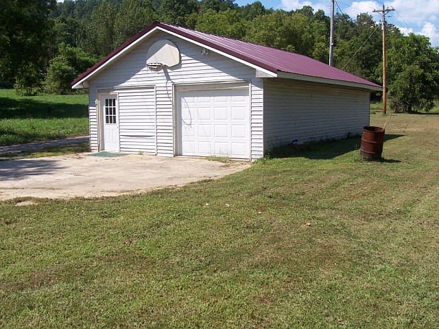 2nd image of 52 Birch Lick School Rd