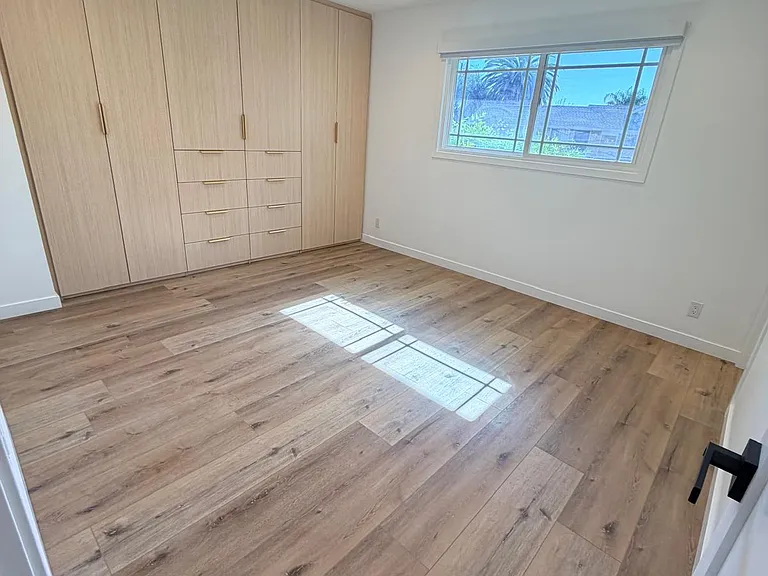 6453 Sale Ave — Photo 8