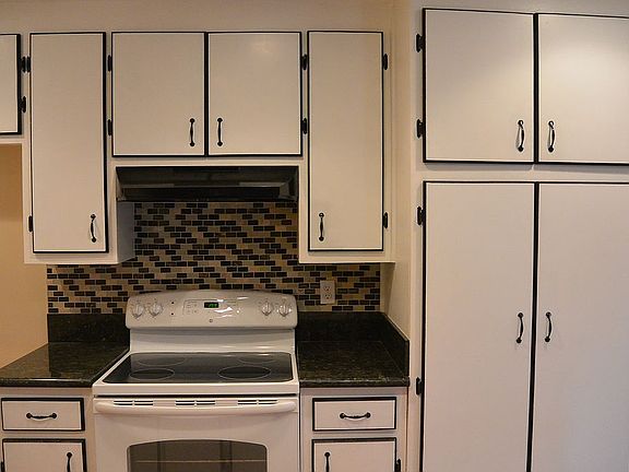 3rd image of 4435 Palm Ave APT 2