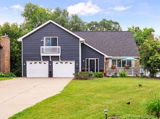 13645 Timber Crest Dr N, Maple Grove, MN 55311