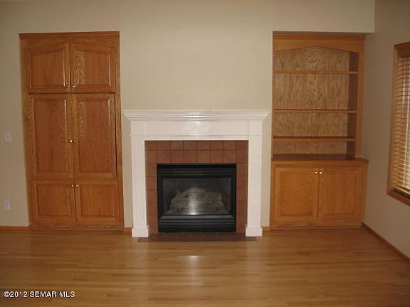 2nd image of 1330 Edinburgh Pl NE