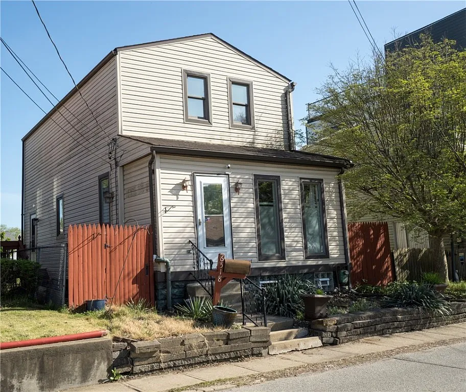 6518 Adelphia St photo 1