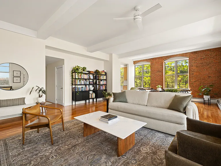 444 12th St #4F — Photo 3