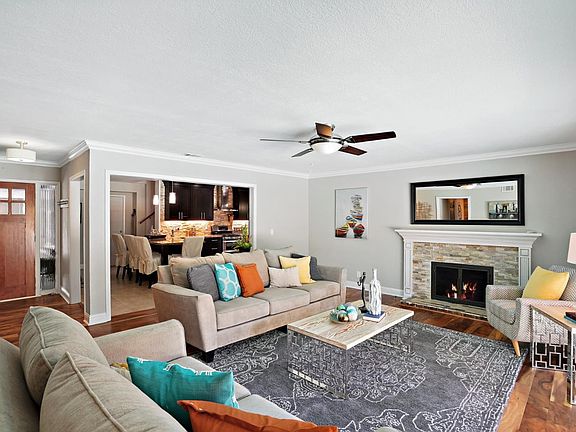 3rd image of 4819 Kingdale Dr