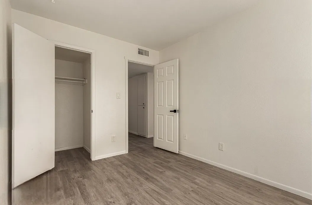 3 bed, 1200 sqft, $2,500 — Photo 3
