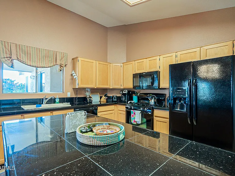 9023 W Lisbon Ln — Photo 45