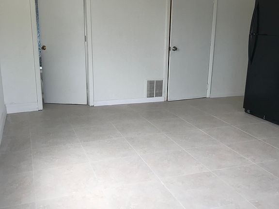 4th image of 10166 Marlin Cir #3