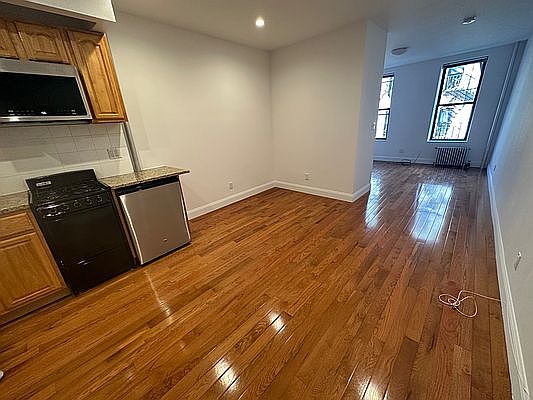 1st image of 35 Carmine St APT 11