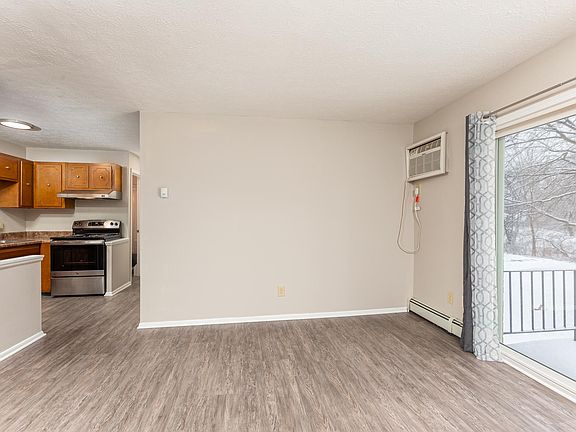 4th image of 15301 Maple Park Dr #52zwce5qy