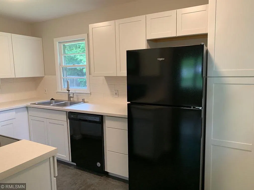 2 bed, 1200 sqft, $1,750 — Photo 4