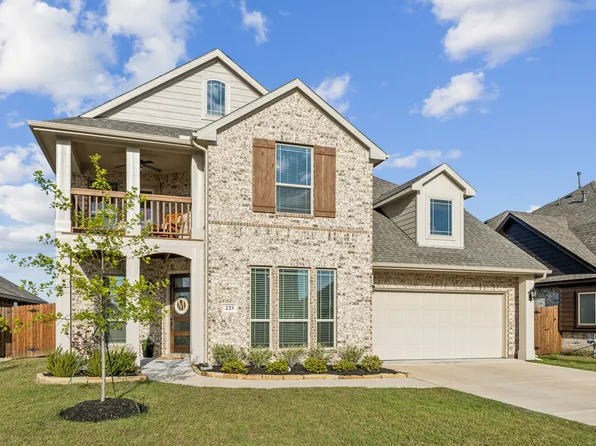 233 Lakewood Ln, Ponder, TX 76259