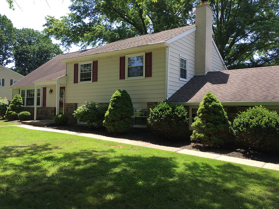 1st image of 434 Merion Dr