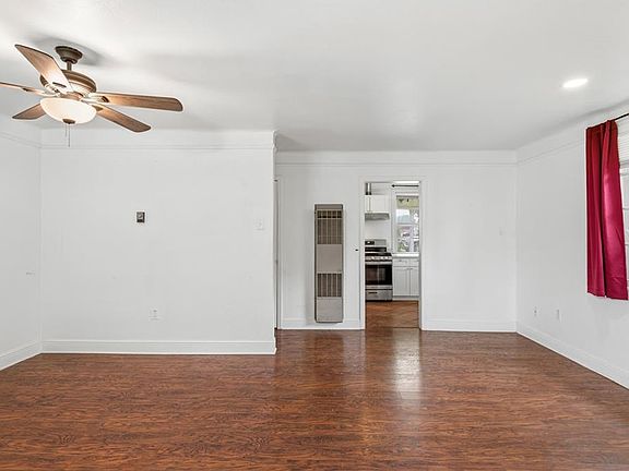 5th image of 567 Grove Ave