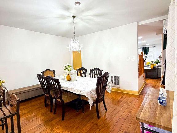 3rd image of 4628 Milnor St