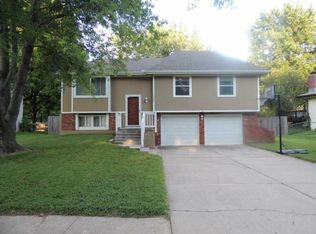 1308 SW Westminister Rd, Blue Springs, MO 64014