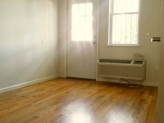 3rd image of 101 Stockton St #1