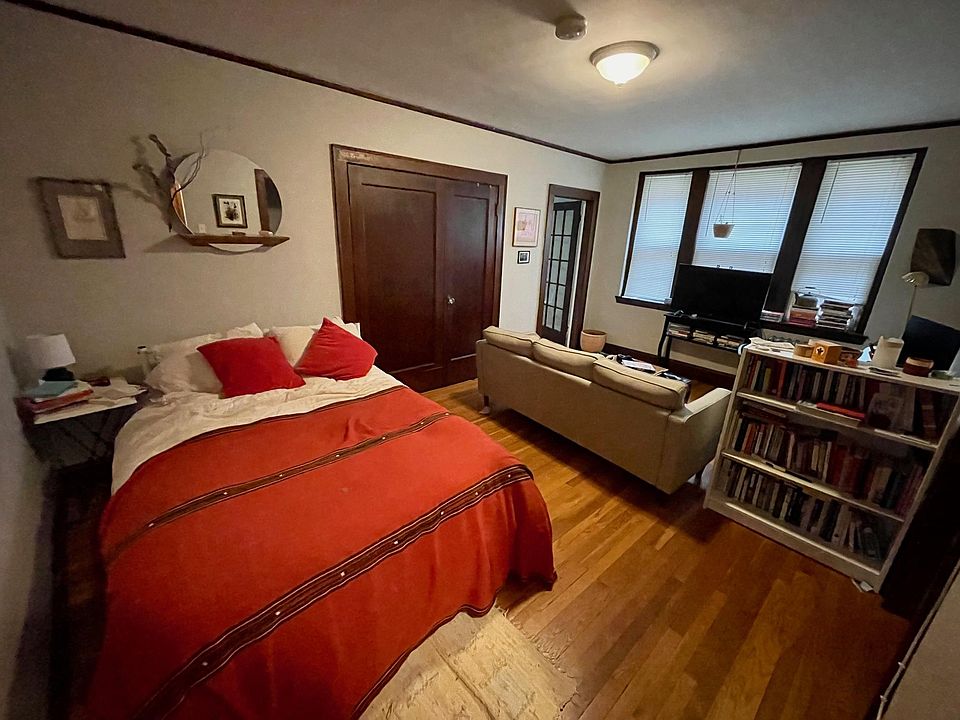 1st image of 111 College Ave #U21