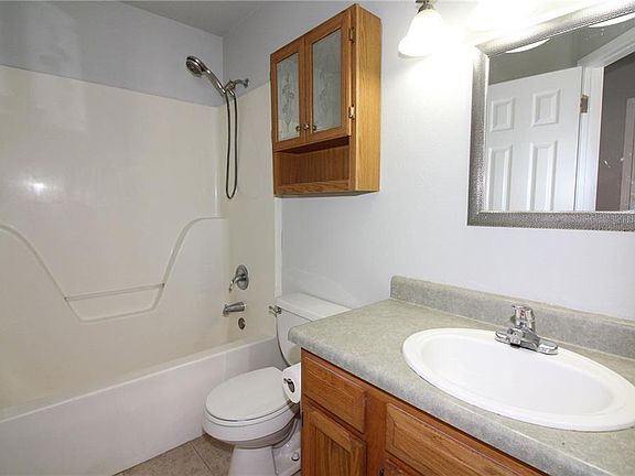 5th image of 2704 SW Huron Ct