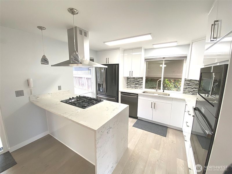 5th image of 10819 SE 230th Street