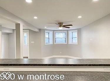 5th image of 900 W Montrose Ave #1023