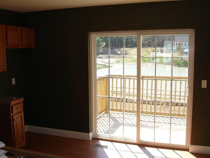 3rd image of 8 MOUNTAIN HOLLOW Lane