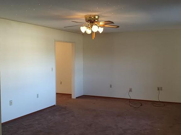 3rd image of 651 Woodland Dr