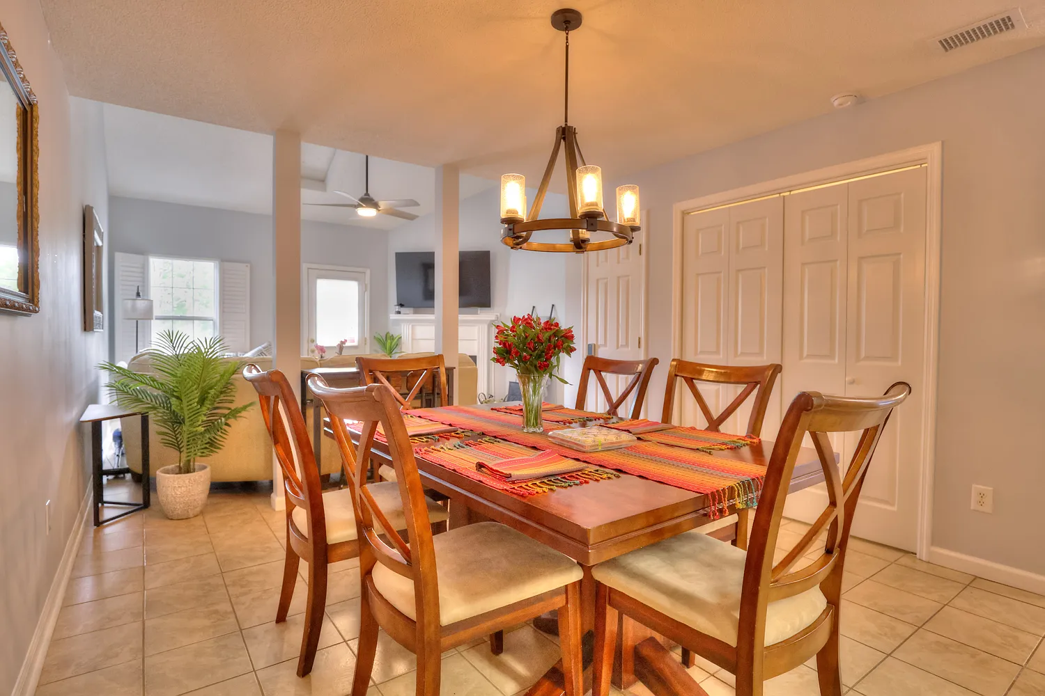 3 bed, 1417 sqft, $1,700 — Photo 4