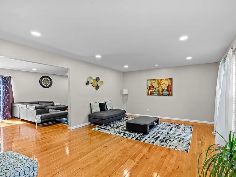 1528 Woodroyal East Dr — Photo 5