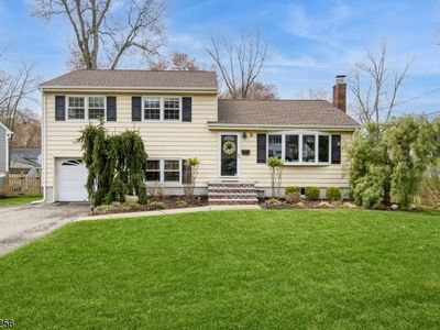 8 Hampton Ter, Livingston, NJ, 07039