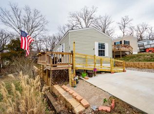 180 Shoreline Ln, Kimberling City, MO 65686