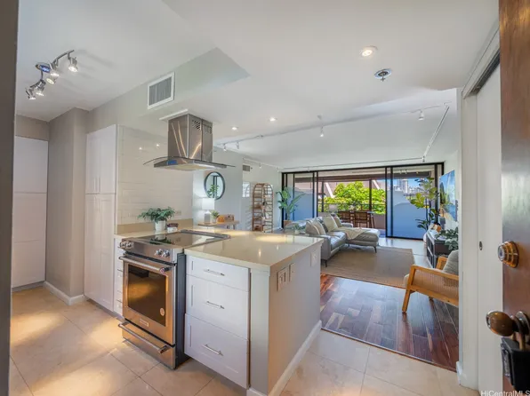 583 Kamoku St APT 501, Honolulu, HI 96826