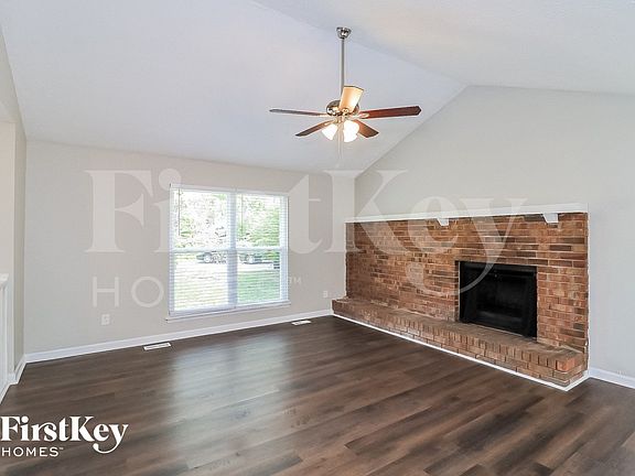 3rd image of 3015 Mill Ct