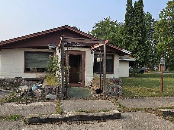3rd image of 111 Orton St