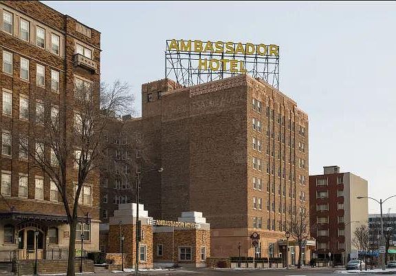 2nd image of 2324 W Wisconsin Ave #606