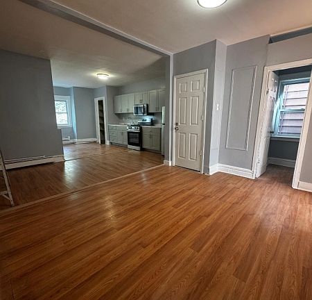 5th image of 830 S 16th St #3
