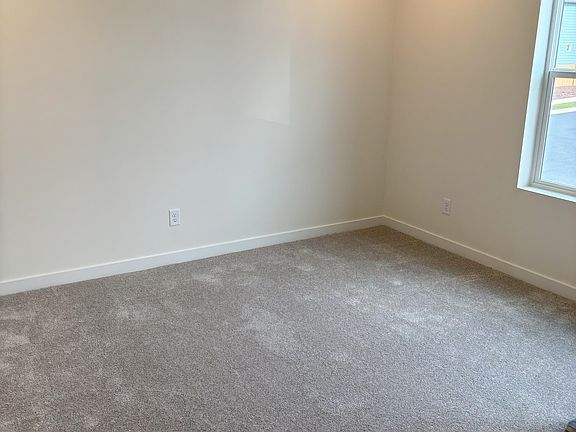 5th image of 4924 87th Ave NE