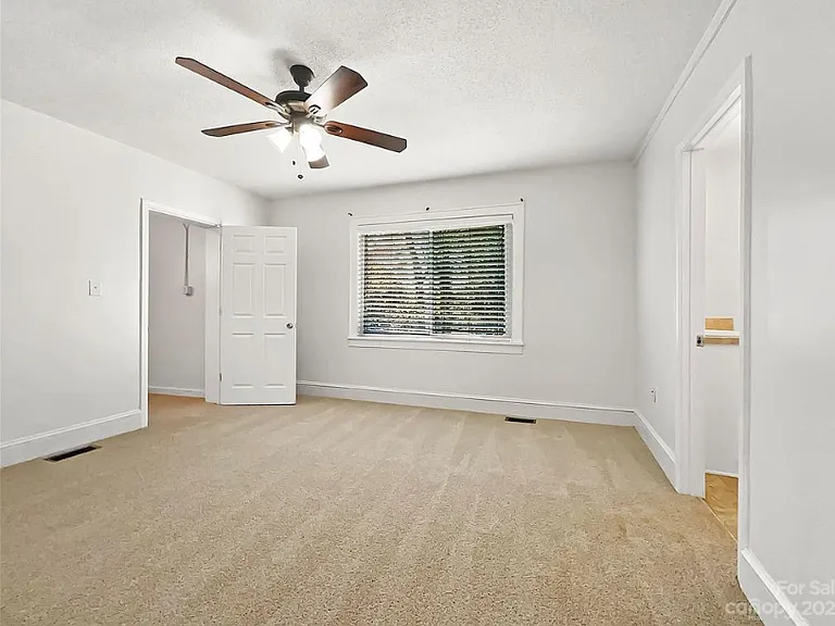 404 Morgan St — Photo 7